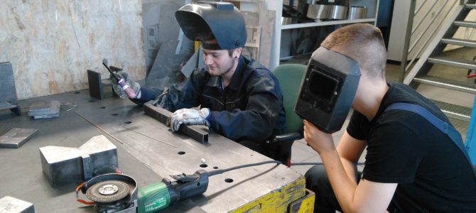 Realizacja projektu „LEPSZY W ZAWODZIE – dostosowanie systemu kształcenia uczniów elbląskich szkół i placówek oświatowych do potrzeb lokalnego rynku pracy” Realizacja projektu „LEPSZY W ZAWODZIE – dostosowanie systemu kształcenia uczniów elbląskich szkół i placówek oświatowych do potrzeb lokalnego rynku pracy”