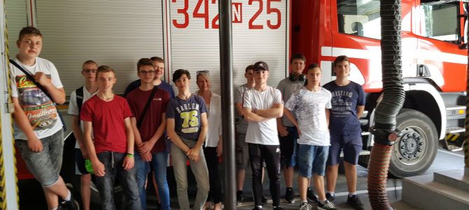Wizyta w jednostce Państwowej Straży Pożarnej Wizyta w jednostce Państwowej Straży Pożarnej