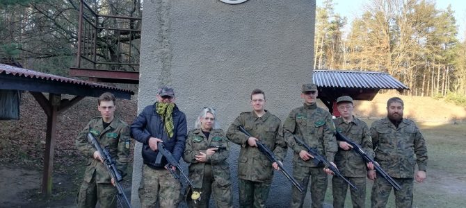 Zajęcia strzeleckie na strzelnicy Zajęcia strzeleckie na strzelnicy